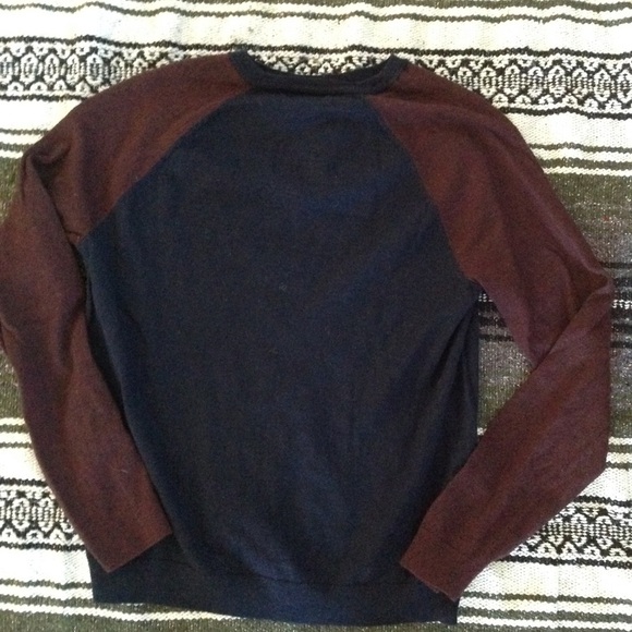 Banana Republic 100% merino wool crew neck sweater - Picture 2 of 3